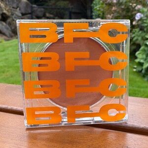 BEAUTY FOR CERTAIN BFC Pearlescent Taupe Cream Highlighter